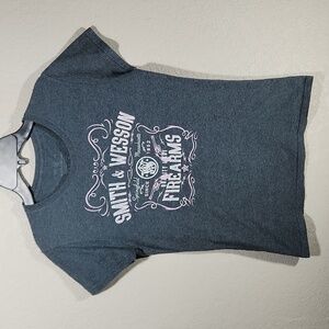 Smith & Wesson Top Womens Size S gray has flaw graphic tee